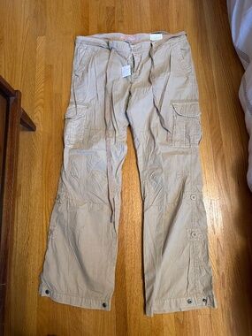 American Eagle Tan/Khaki Cargo Oants - size 14